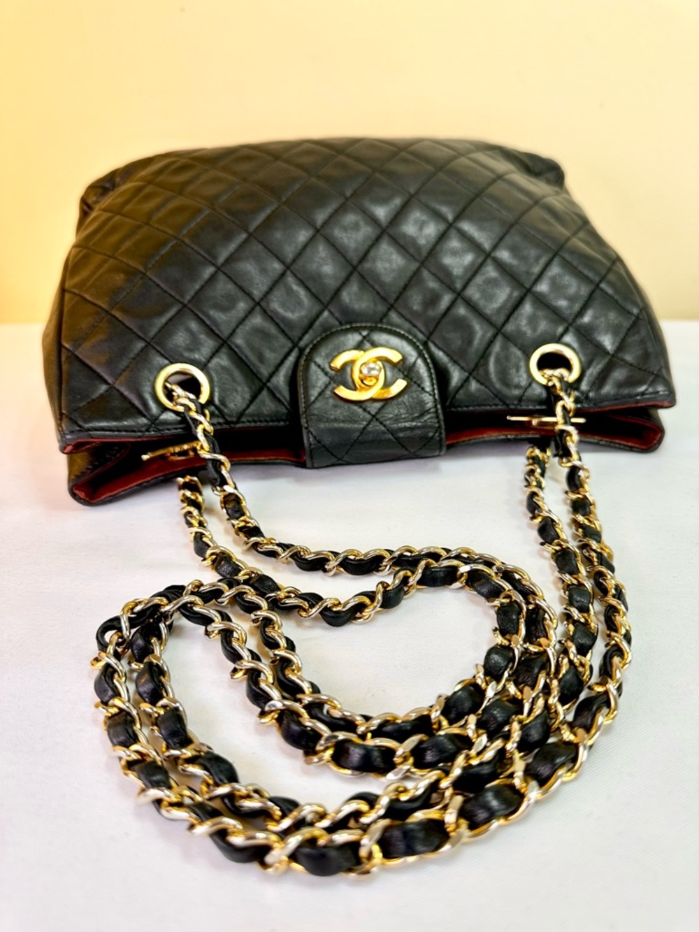 CHANEL CC Lambskin Quilted 24K goldplated HDW shoulder Series #4 1996-1997 COA - Picture 10 of 17